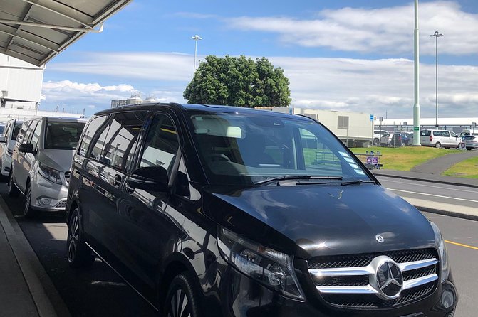 Luxury Airport transfers in Auckland - Value check: what $142.73 per group buys you in Auckland