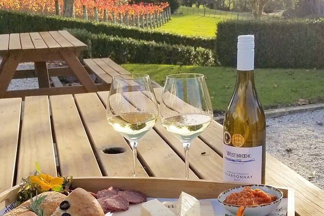 Luxury Private Auckland Wine & Beach Tour with Lunch - How the luxury Auckland wine-and-coast format actually works