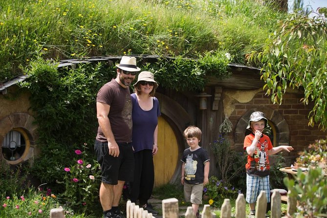 Luxury Small group tour from Auckland to Hobbiton Movie Set - The early 6:30am departure, and why you should embrace it