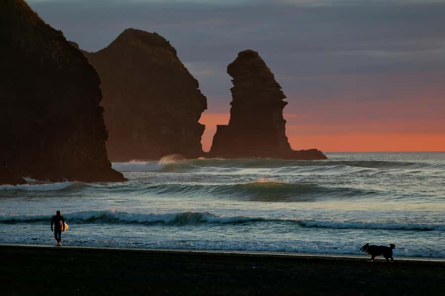 Mt. Eden, Piha Beach & Karekare Waterfalls - PRIVATE TOUR - Mt. Eden: the volcanic viewpoint that makes Auckland feel bigger