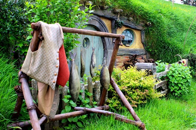 Private 3 Days Tour From Auckland: Hobbiton, Hamilton, Rotorua & Waitomo Caves - Practical tips so you enjoy the pace instead of fighting it