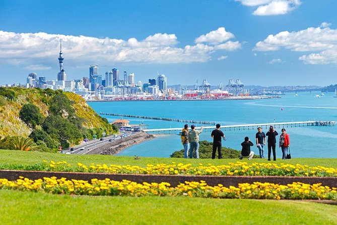 Private Auckland City Tour For Small Group in a luxury vehicle. - Auckland Domain, Auckland Museum, and Winter Gardens time