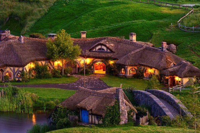 Private Driver Hire – Full-Day Touring-Auckland/Rotorua/Hamilton - The Vehicle, the Driver, and Your Group Size (Up to 4)