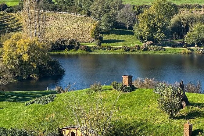 Private Hobbiton Movie Set and Rotorua Day Trip from Auckland - Te Puia: Māori culture plus geothermal and the kiwi sanctuary connection