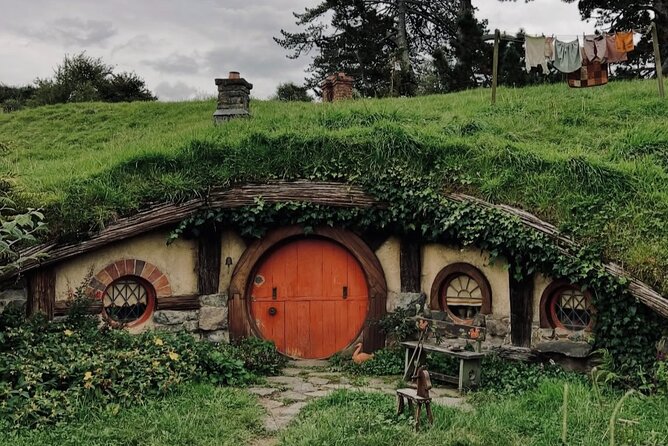 Private Hobbiton Movie Set and Rotorua Day Trip from Auckland - Pickup at Crowne Plaza Auckland and the comfort factor that makes it worth it