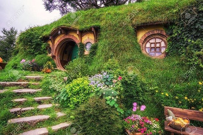 Private Luxury Tour to Hobbiton Movie Set & Waitimo Glowworm Cave - Key highlights worth planning around