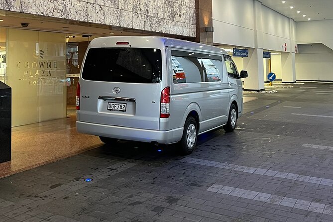 Private Mini Van Transfer From Auckland Airport to Auckland City - The drive to Auckland Central: what to expect in 30 to 45 minutes