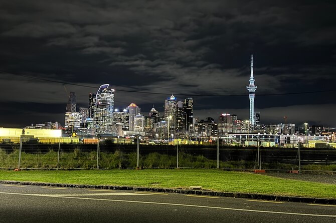 Private Night Tour of Auckland, Sky Tower Bar, Bridge & Museum - Weather and flexibility: how this tour holds up when plans change
