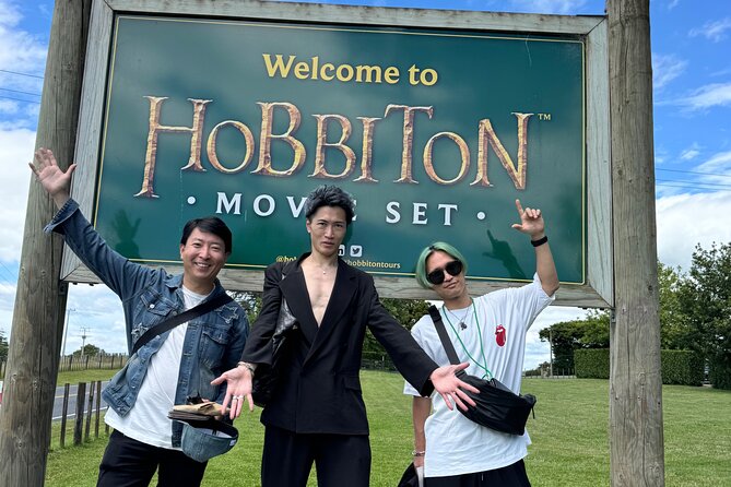 Private The Hobbiton Tour - Auckland Tour House - Booking request, peak-season tickets, and what to do if Hobbiton sells out