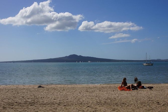 Private Tour: Auckland City and Countryside Tour - The waterfall stop: a small detour with big payoff