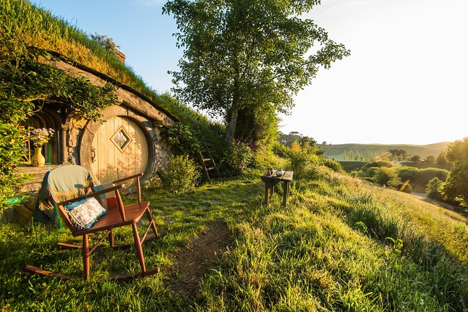 Private tour - Hobbiton Movie Set Evening Banquet Return from Auckland - Price and value: what you are paying for, and what you get back