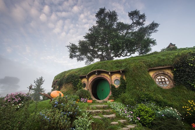 Private Tour: Hobbiton & Waitomo Glowworm Cave Experience - Who this tour suits best, and who should choose something else