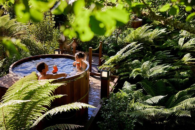 Private Tour - Horse Riding, Wine Tasting and Art Trail - The art trail experience: seeing New Zealand creativity, not just photos