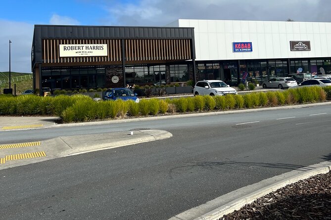 Private Transfer From Auckland Airport To Hamilton - Where you meet your driver at Auckland Airport (and how to spot them)