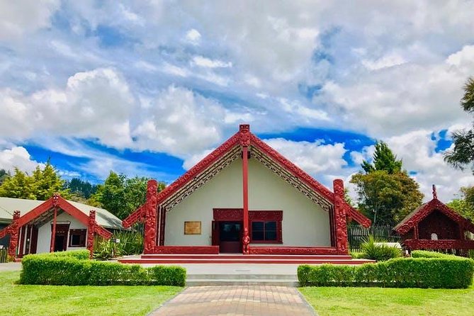 Rotorua Full Day Private Tour from Auckland - Te Puia at the Maori Arts and Crafts Institute: Culture Plus Geothermal Reality