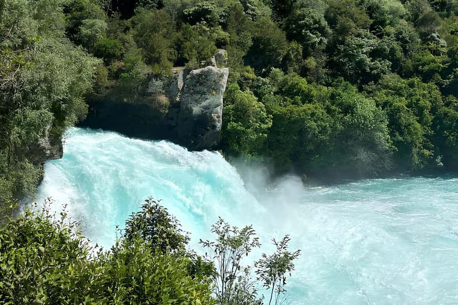 Rotorua & Taupo DayTour Waiotapu & Huka Falls from Auckland - How the 12-hour timing affects your comfort