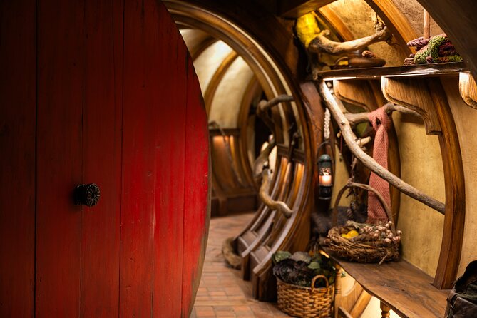 Small-Group Hobbiton and Waitomo Day Tour with Lunch from Auckland - One Long North Island Day, Starting in Auckland at 7:00 am