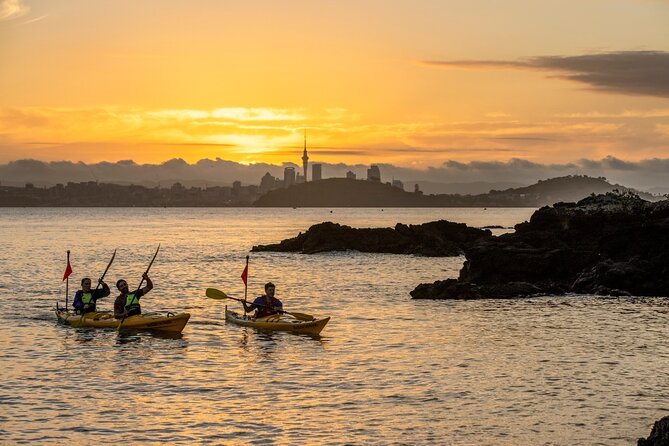 Sunset kayak tour to Rangitoto Island - Sea kayaking to Rangitoto: the Waitemata crossing you feel in your shoulders