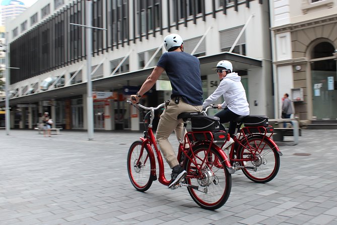 The Classic: our most popular electric bike tour of Auckland's Highlights - Quay Street start: setup, test ride, and what to wear
