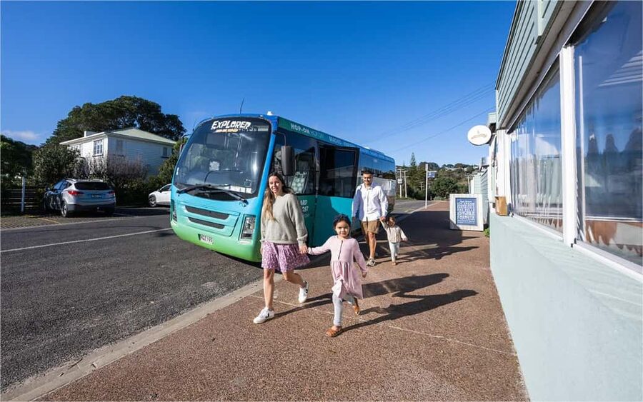 Waiheke Island: Ferry & Hop-On Hop-Off Explorer Bus Tickets - Drivers and guides: why the narration can make or break the day