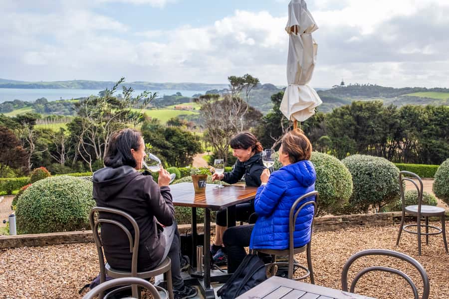 Waiheke Island: Premium Vineyard, Wine Tasting and Bush Walk - Atawhai Whenua Forest and Bird Reserve: wildlife spotting with purpose