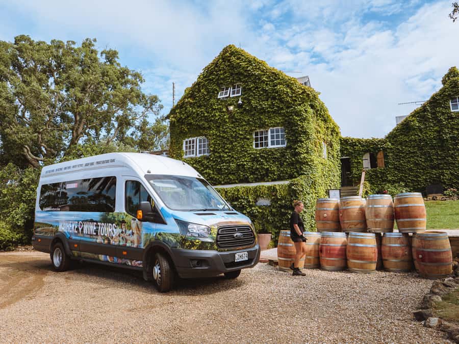 Waiheke Island: Scenic Island Wine Tour & Local Wine Tasting - Wine Tastings: What You’ll Likely Taste and How to Approach It