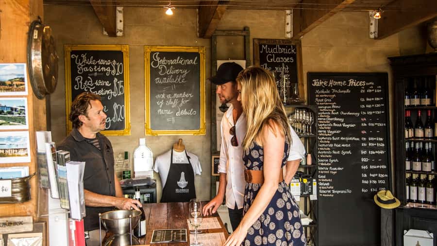 Waiheke Island: The Essence of Waiheke Wine Tour - Lunch at Three Seven Two on Onetangi Beach: The Part People Brag About