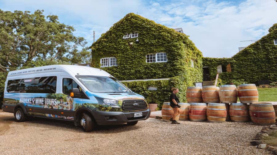 Waiheke Island: Wine Tour & Lunch at Award Winning Venue - Timing on Waiheke: returning for the ferry, then extending if you want
