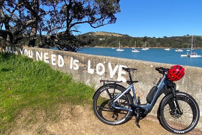 Waiheke Island Wine Tour with Scenic Vineyards & Tastings - What the Guide Adds, Beyond the Wine