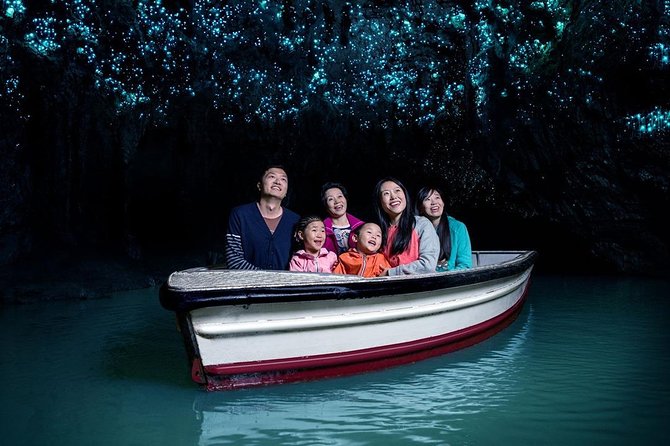 Waitomo Caves & Rotorua - Te Puia Small-Group Tour from Auckland - What to bring, and what to expect from the small-group pace